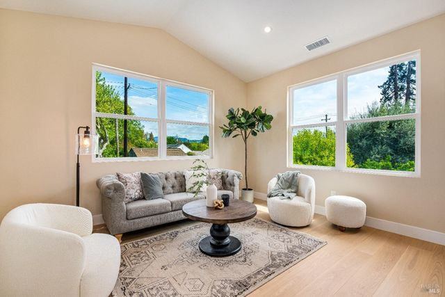 431 Seymour St, Napa, CA 94559