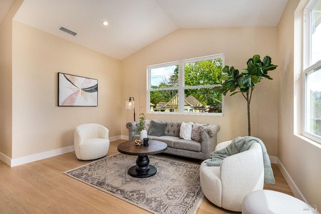 431 Seymour St, Napa, CA 94559