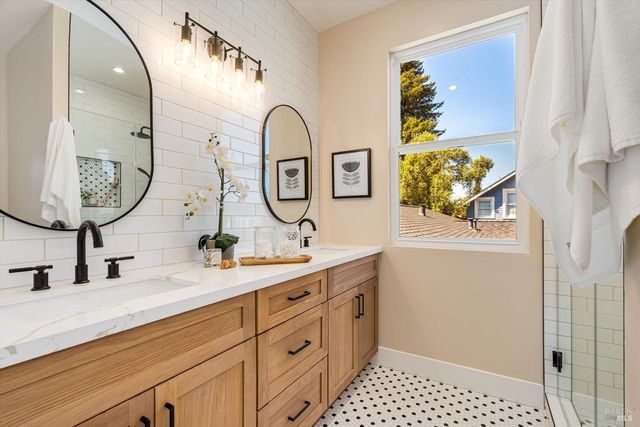 431 Seymour St, Napa, CA 94559