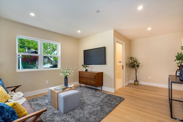 431 Seymour St, Napa, CA 94559