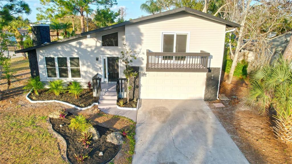 Image 1 of property listing at 5667 CREEKWOOD DRIVE, Sarasota, FL 34233