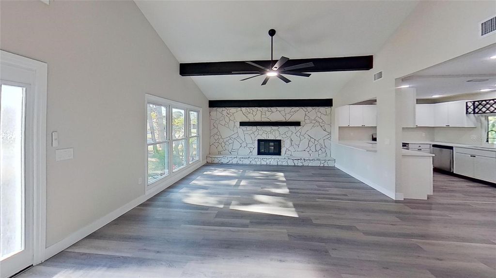 Image 13 of property listing at 5667 CREEKWOOD DRIVE, Sarasota, FL 34233