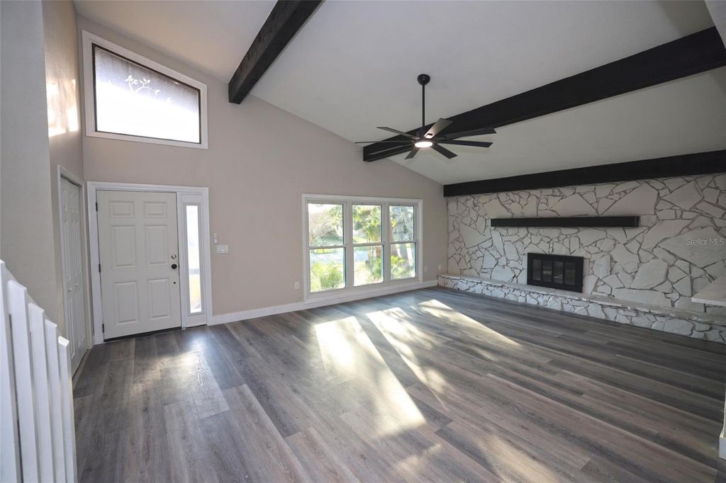 Image 16 of property listing at 5667 CREEKWOOD DRIVE, Sarasota, FL 34233