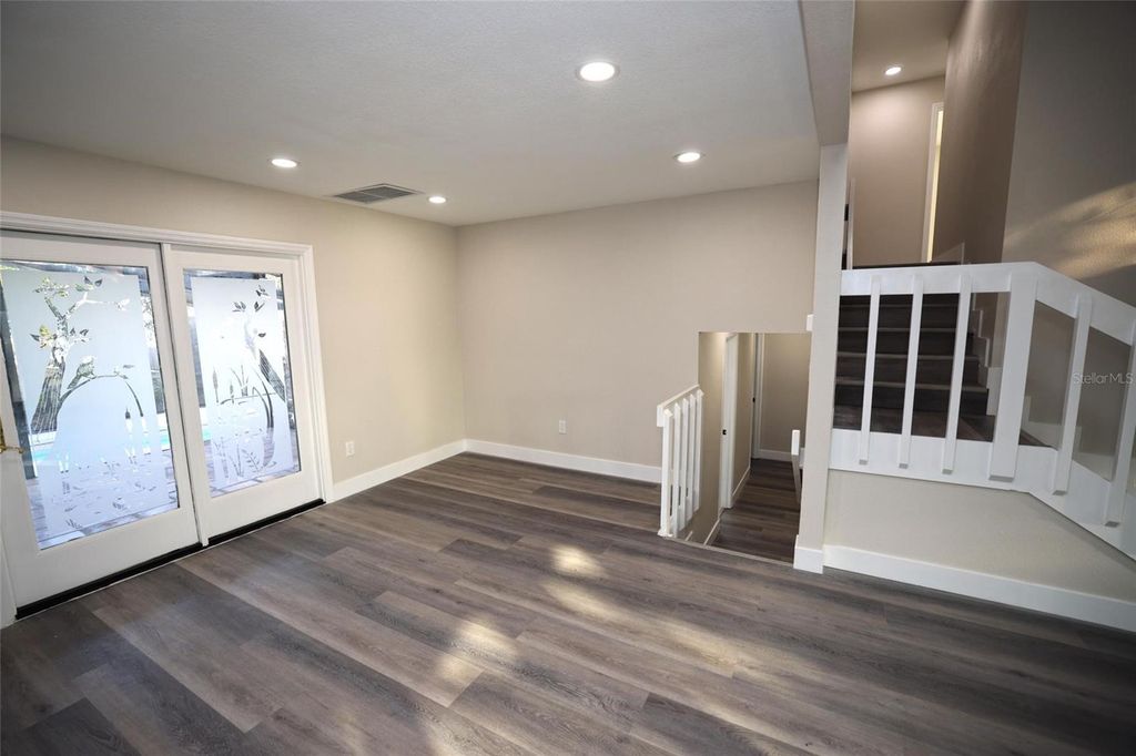 Image 24 of property listing at 5667 CREEKWOOD DRIVE, Sarasota, FL 34233