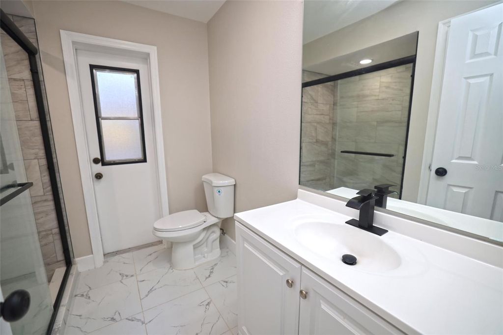 Image 26 of property listing at 5667 CREEKWOOD DRIVE, Sarasota, FL 34233