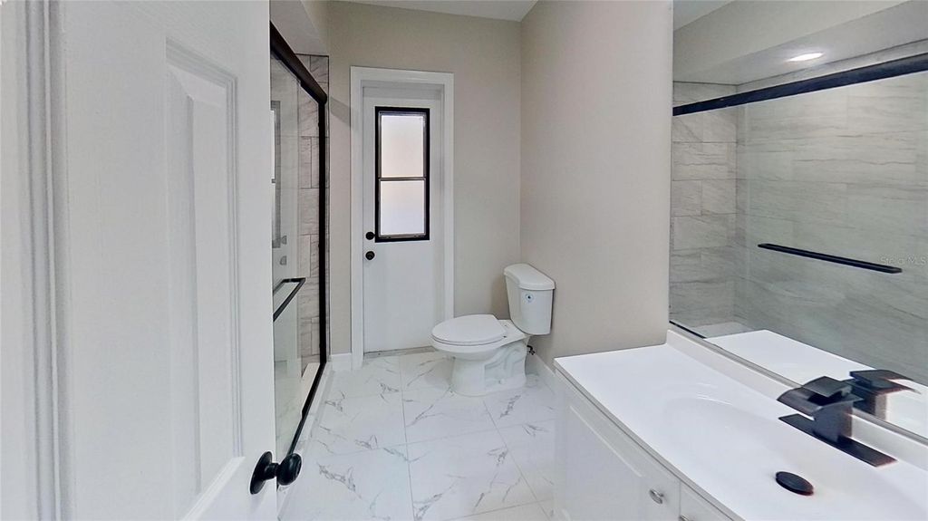 Image 27 of property listing at 5667 CREEKWOOD DRIVE, Sarasota, FL 34233