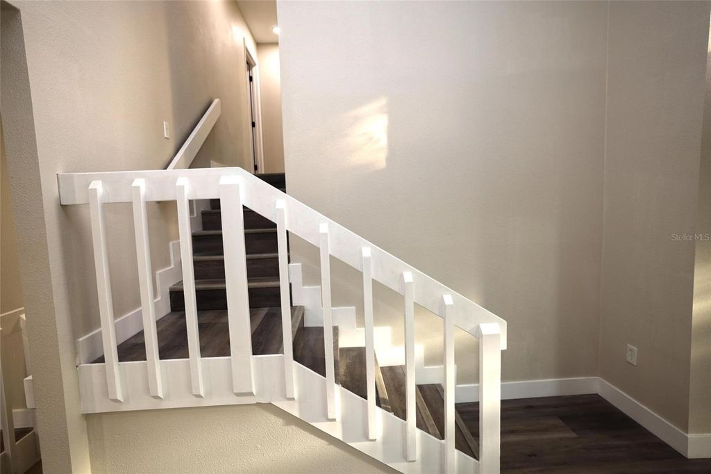 Image 33 of property listing at 5667 CREEKWOOD DRIVE, Sarasota, FL 34233