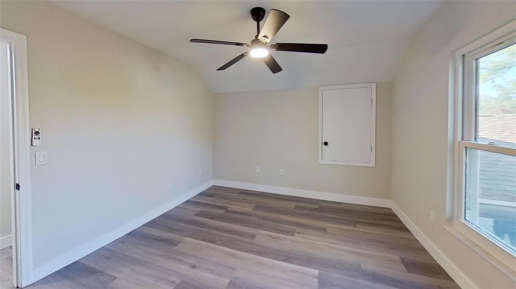 Image 34 of property listing at 5667 CREEKWOOD DRIVE, Sarasota, FL 34233