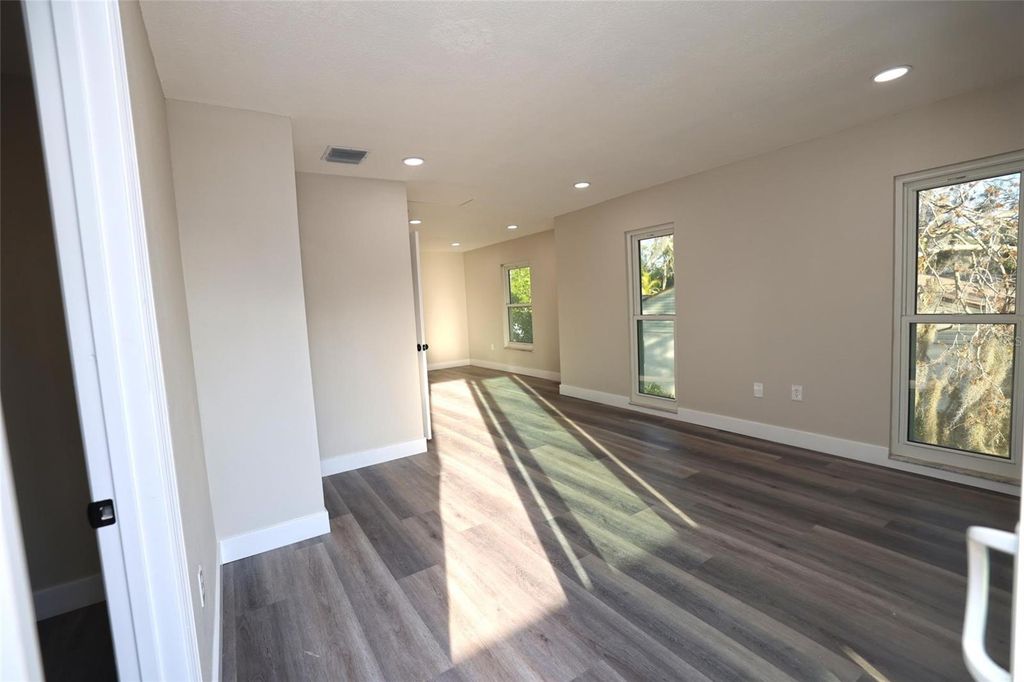 Image 40 of property listing at 5667 CREEKWOOD DRIVE, Sarasota, FL 34233