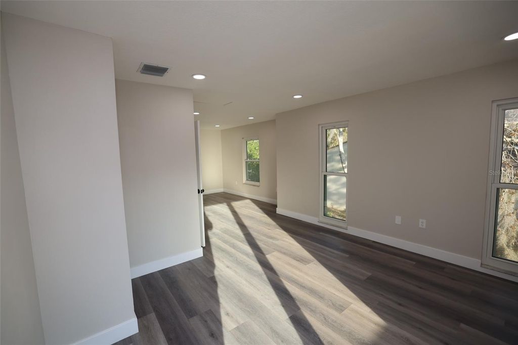 Image 42 of property listing at 5667 CREEKWOOD DRIVE, Sarasota, FL 34233