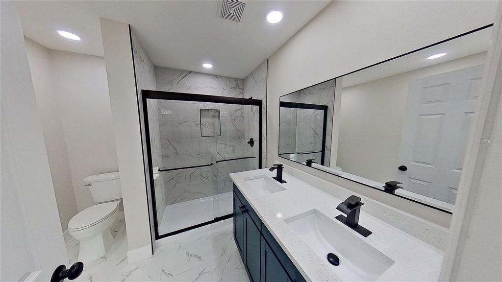 Image 48 of property listing at 5667 CREEKWOOD DRIVE, Sarasota, FL 34233