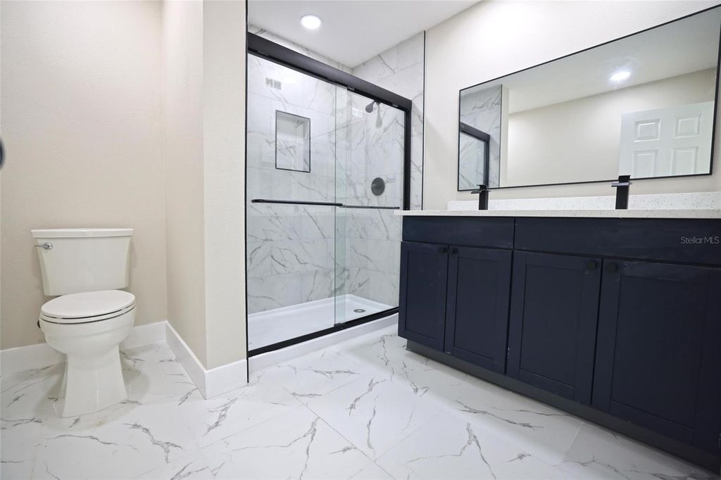 Image 52 of property listing at 5667 CREEKWOOD DRIVE, Sarasota, FL 34233