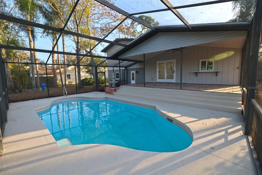 Image 59 of property listing at 5667 CREEKWOOD DRIVE, Sarasota, FL 34233