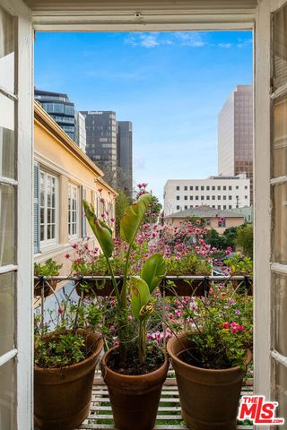 6427 Orange Street, Los Angeles, CA 90048