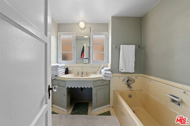 6427 Orange Street, Los Angeles, CA 90048