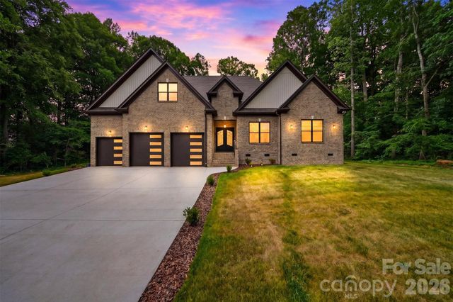 3802 Lyle Creek Avenue NE, Conover, NC 28613