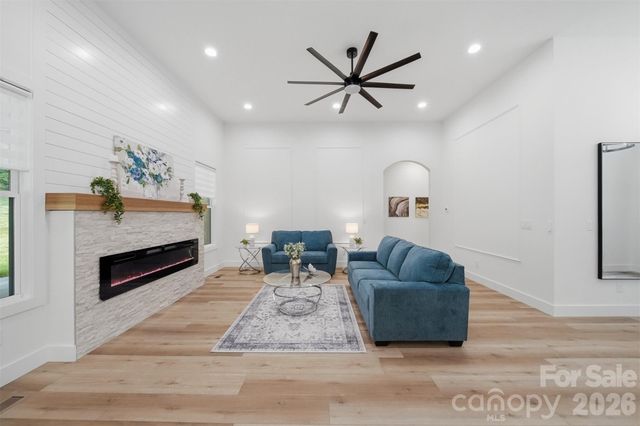 3802 Lyle Creek Avenue NE, Conover, NC 28613