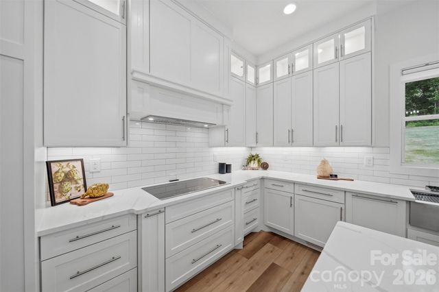 3802 Lyle Creek Avenue NE, Conover, NC 28613