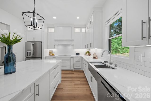3802 Lyle Creek Avenue NE, Conover, NC 28613