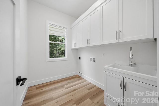 3802 Lyle Creek Avenue NE, Conover, NC 28613