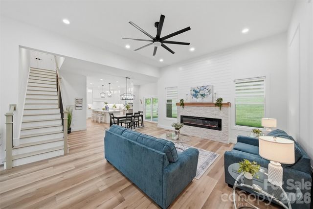 3802 Lyle Creek Avenue NE, Conover, NC 28613