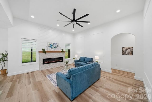 3802 Lyle Creek Avenue NE, Conover, NC 28613