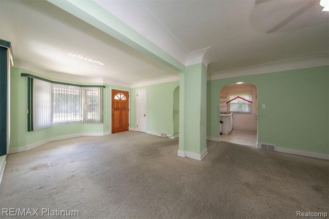 18696 Inkster Road, Redford, MI 48240