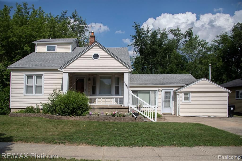 18696 Inkster Road, Redford, MI 48240