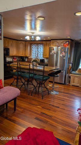 28 Thimbleberry Road, Malta, NY 12020