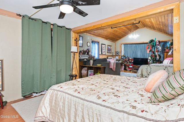 28 Thimbleberry Road, Malta, NY 12020