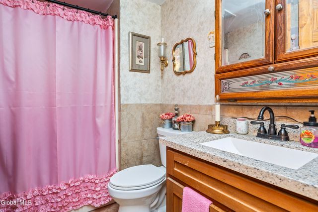 28 Thimbleberry Road, Malta, NY 12020