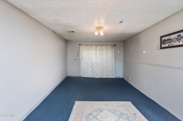 28 Thimbleberry Road, Malta, NY 12020