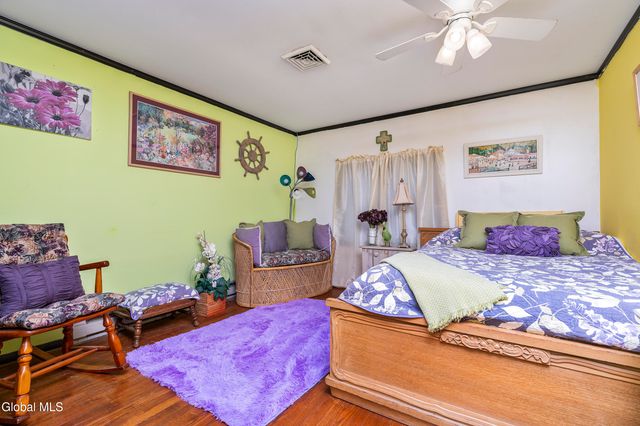 28 Thimbleberry Road, Malta, NY 12020