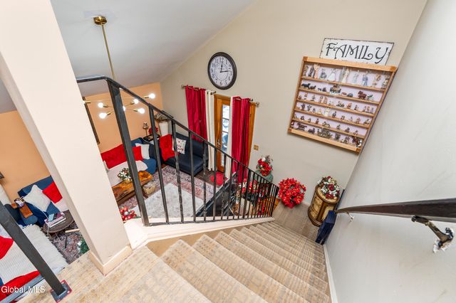 28 Thimbleberry Road, Malta, NY 12020