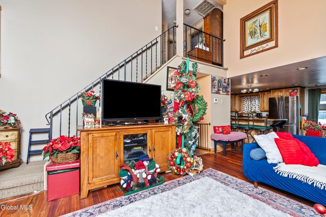 28 Thimbleberry Road, Malta, NY 12020