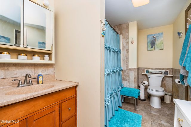 28 Thimbleberry Road, Malta, NY 12020