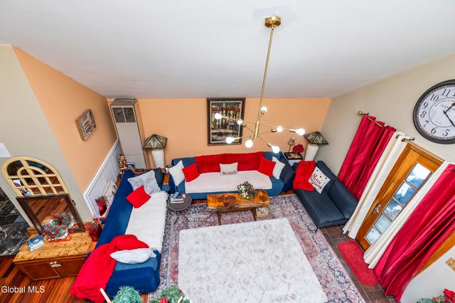 28 Thimbleberry Road, Malta, NY 12020