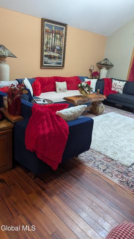 28 Thimbleberry Road, Malta, NY 12020