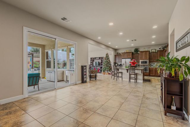 4333 Secretariat Way, Roseville, CA 95747