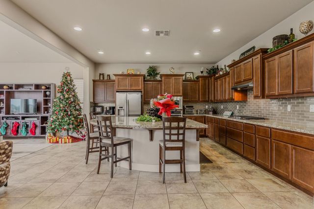 4333 Secretariat Way, Roseville, CA 95747