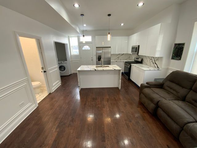 419 E 75th Street 3, Chicago, IL 60619