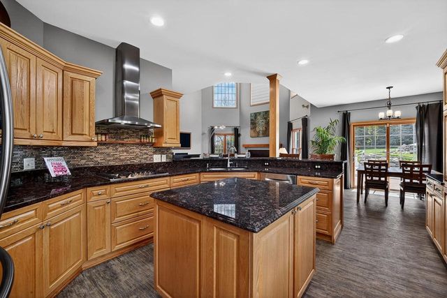 7527 Fallen Oak Drive, Verona, WI 53593