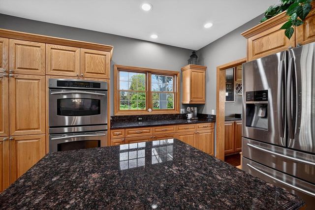7527 Fallen Oak Drive, Verona, WI 53593