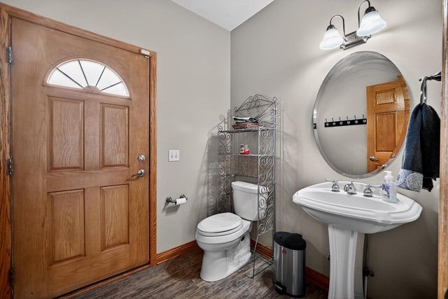 7527 Fallen Oak Drive, Verona, WI 53593