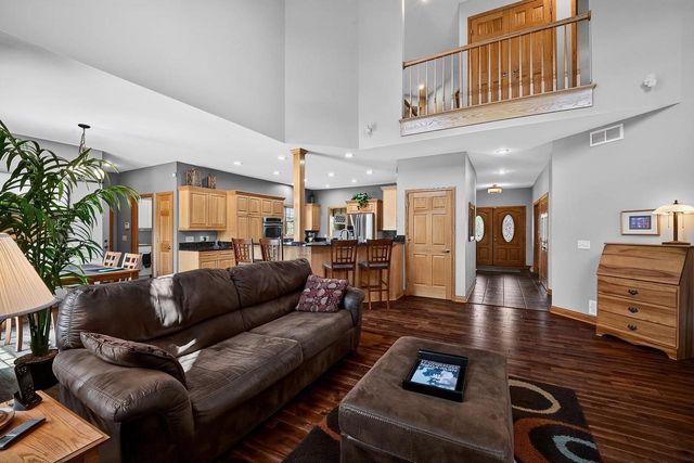 7527 Fallen Oak Drive, Verona, WI 53593