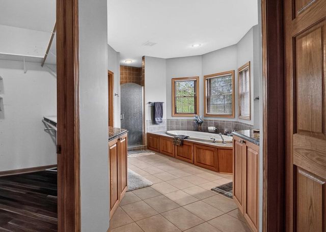 7527 Fallen Oak Drive, Verona, WI 53593