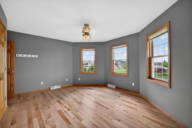 7527 Fallen Oak Drive, Verona, WI 53593