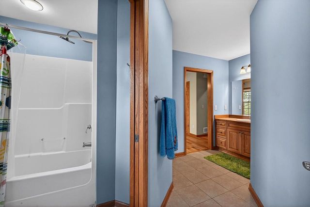 7527 Fallen Oak Drive, Verona, WI 53593