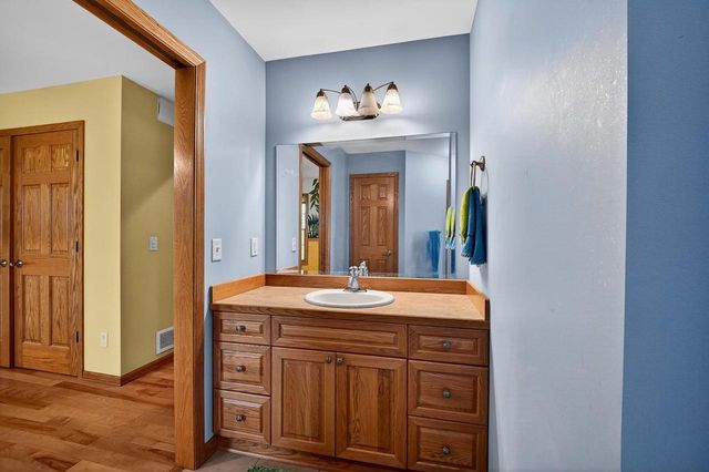 7527 Fallen Oak Drive, Verona, WI 53593
