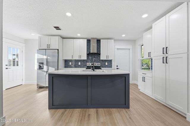 1440 HARBOR OAKS Road, Jacksonville, FL 32207